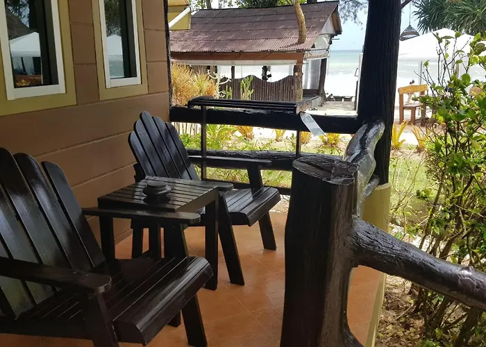 Lanta Castaway Beach Resort